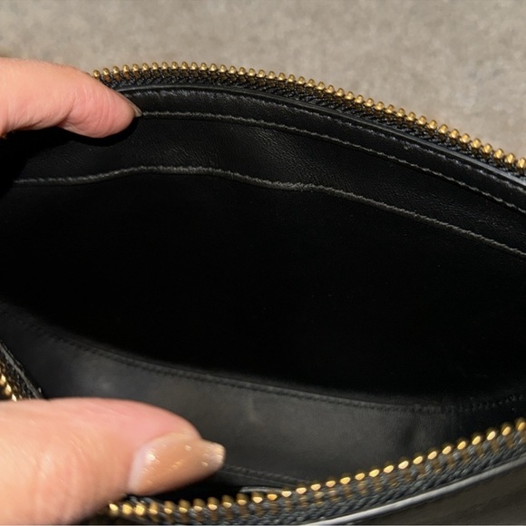 Pre-loved Mint Burberry Olympia Mini Shoulder Bag!
$899 100% authentic - Picture 8 of 9